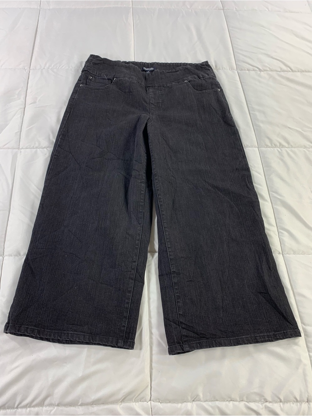 Pre loved CHADWICKS knee shorts womens size 14